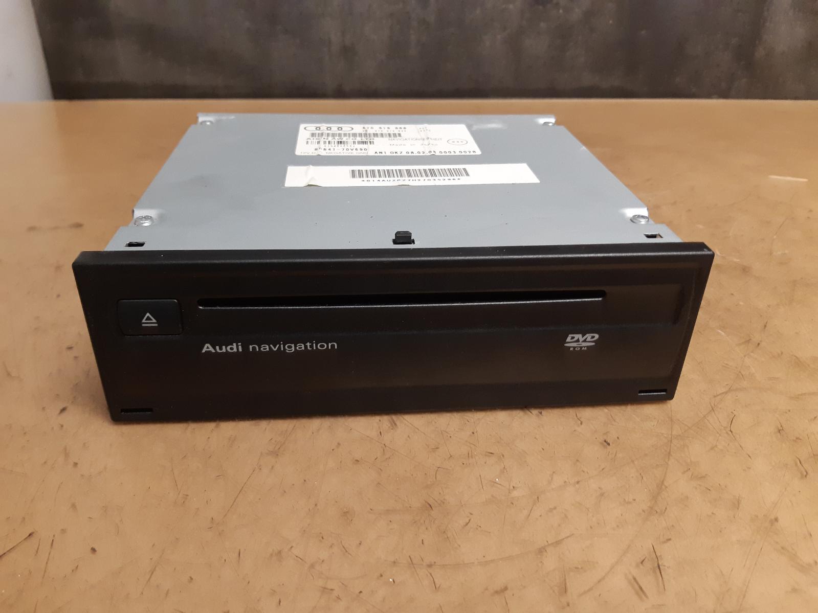 View Auto part Radio/Cd/Dvd/Sat/Tv Audi A4 2009