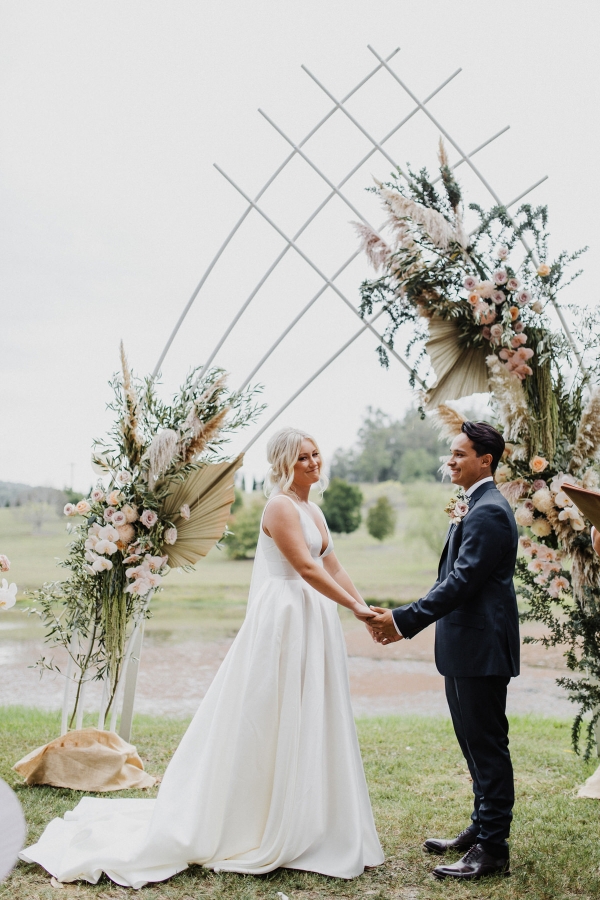 Modern Barn Wedding at The Woodhouse Wollombi