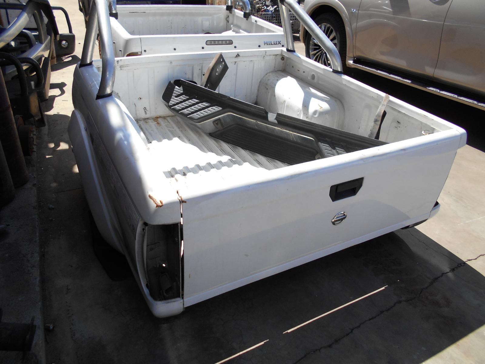 View Auto part Bootlid/Tailgate Nissan Navara 2013