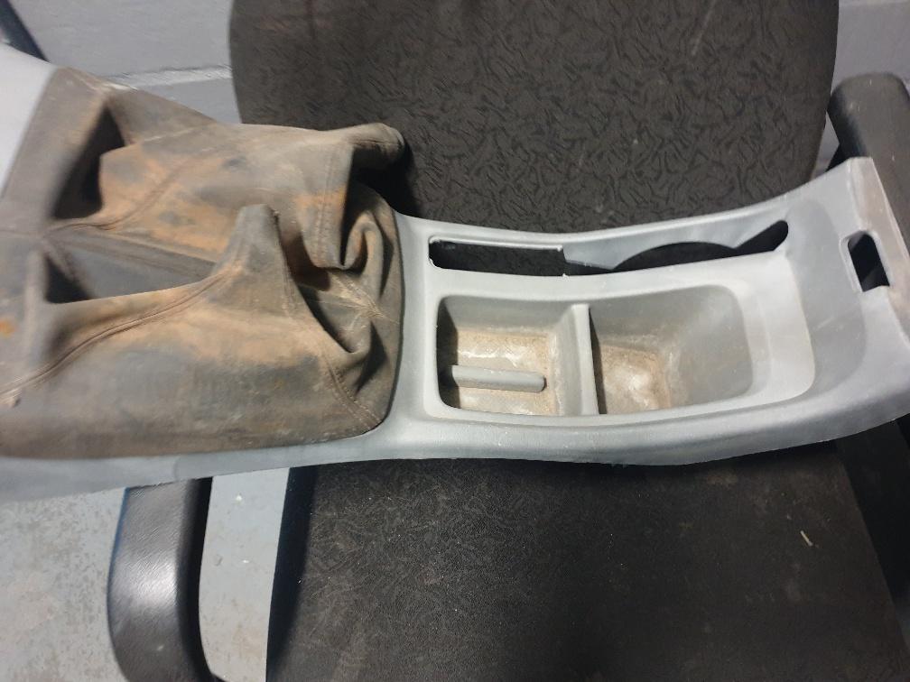 View Auto part Console Toyota Hilux 2009