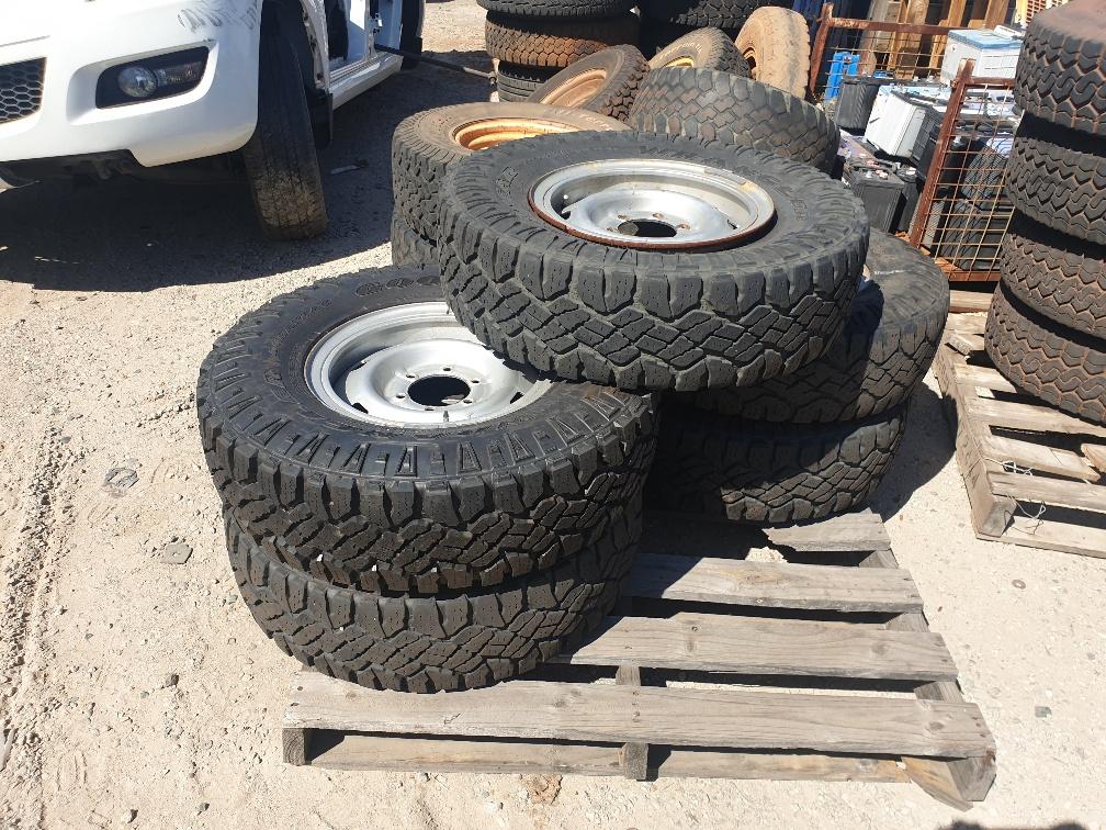 View Auto part Wheel Standard/Steel Nissan Patrol 2014