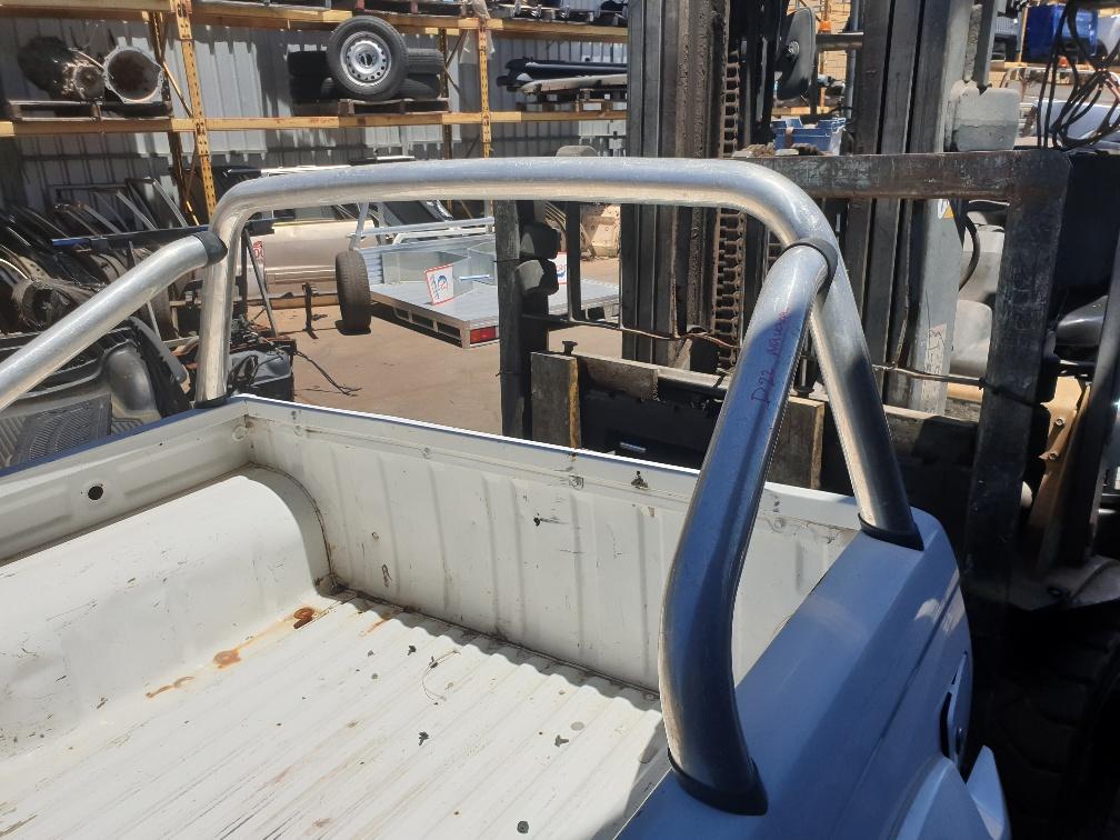 View Auto part Sports Bar Nissan Navara 2000