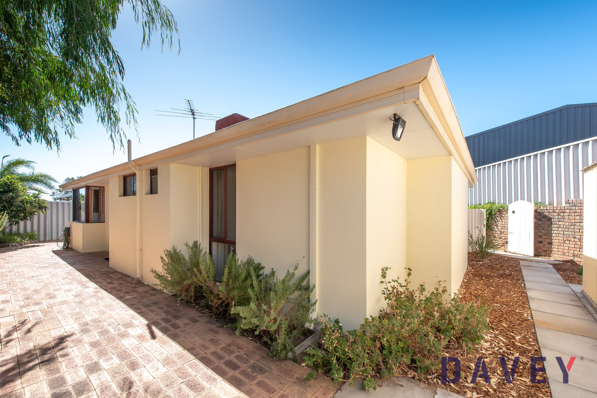 28b brazier rise, padbury - davey real estate