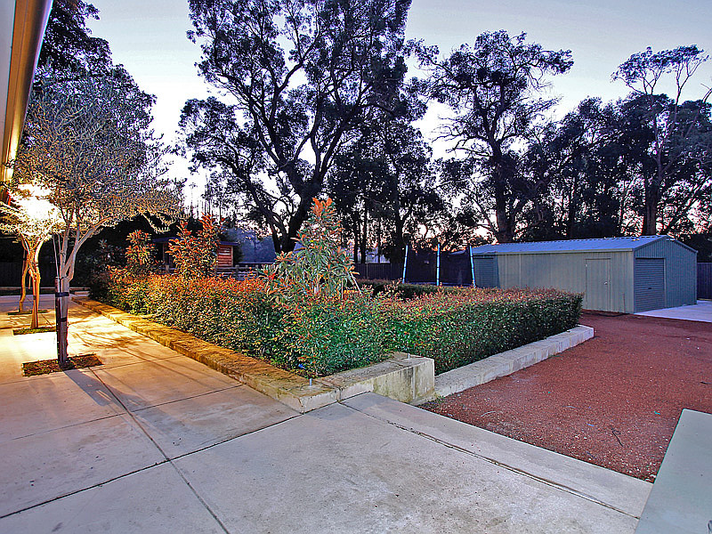 20 Woodview Retreat, Lesmurdie Provincial Real Estate