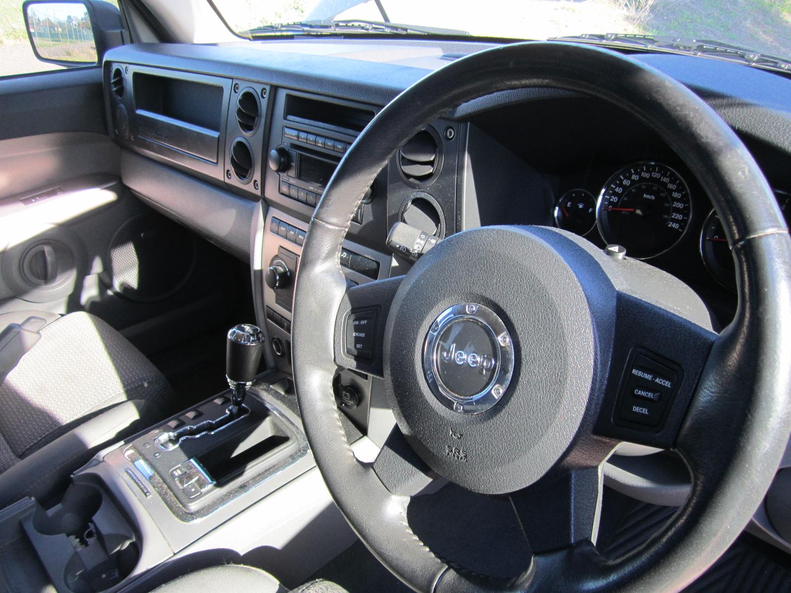 View Auto part Engine Jeep Commander 2007