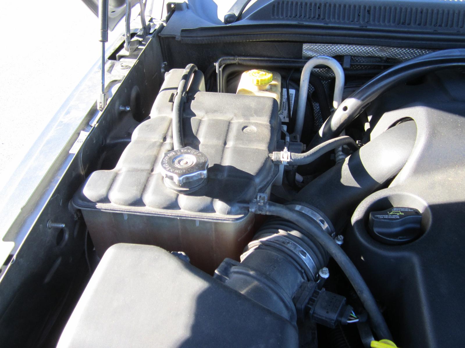 View Auto part Engine Jeep Commander 2007