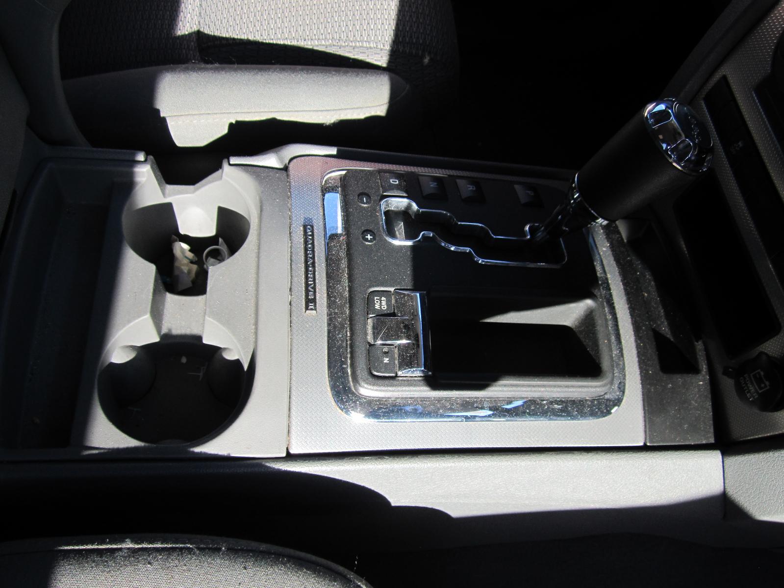 View Auto part Engine Jeep Commander 2007