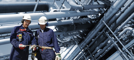 Boosting the productivity of field service teams Adobestock 72755198 cropped