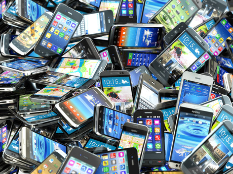 How to keep your mobile phone connected when the network is down Adobestock 75486712
