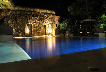 Encapsulation resin protects underwater LED lighting unit Encapsulation resin protects underwater LED lighting unit