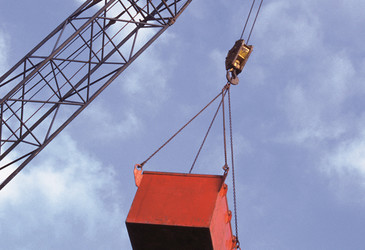 How to avoid loading/unloading exclusion zone (LUEZ) incidents How to avoid loading/unloading exclusion zone (LUEZ) incidents