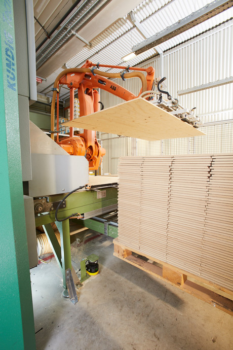 safeHDDM makes safety laser scanners immune to wood chippings Kw010