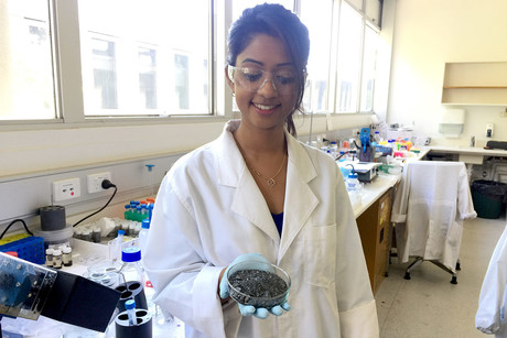 Ready, set, GO — graphene oxide batteries under development Graphene flinders