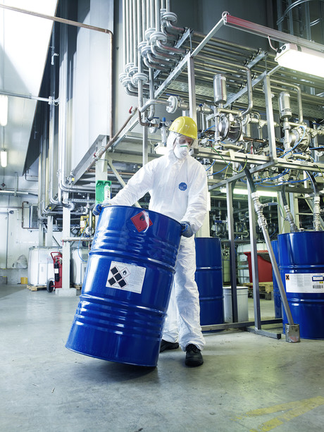 Reduce the risk of take-home toxins in the workplace Dpt tyvek classic xpert application 42978 517
