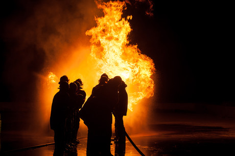 Tathra fire: electrical infrastructure likely cause; ETU calls for explanation on funding cuts Adobestock 102013657