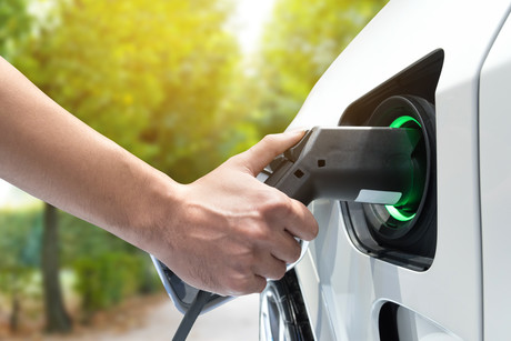 Electric vehicles: everything is changing Adobestock 143939982