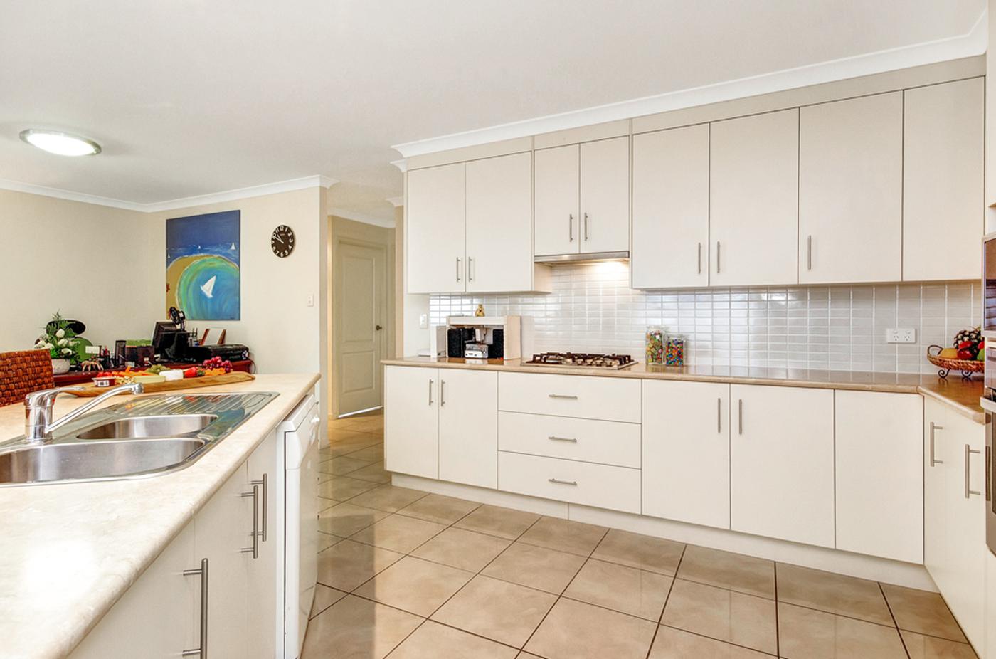 8 Munroe Court, West Gladstone QLD 4680 Property Information