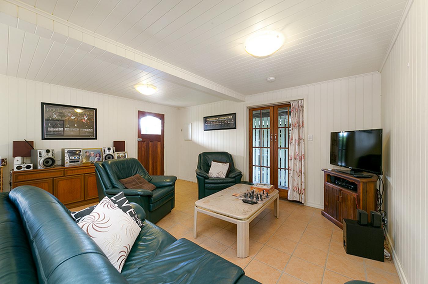142a Englefield Rd, OXLEY QLD 4075 Property Information