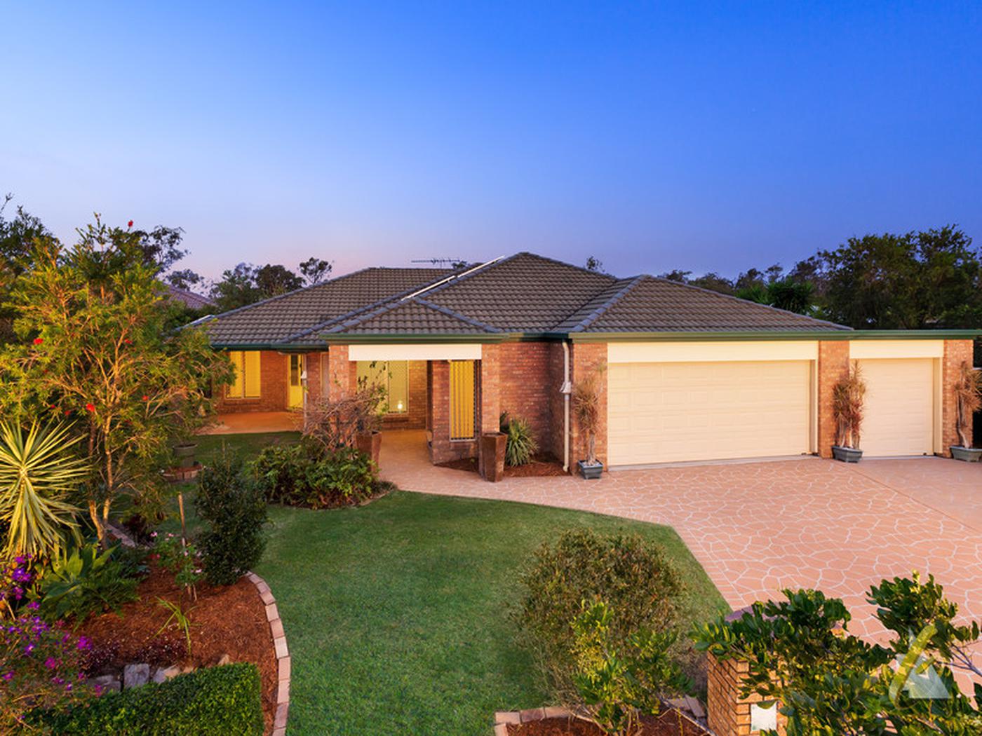 8 Fryer Close