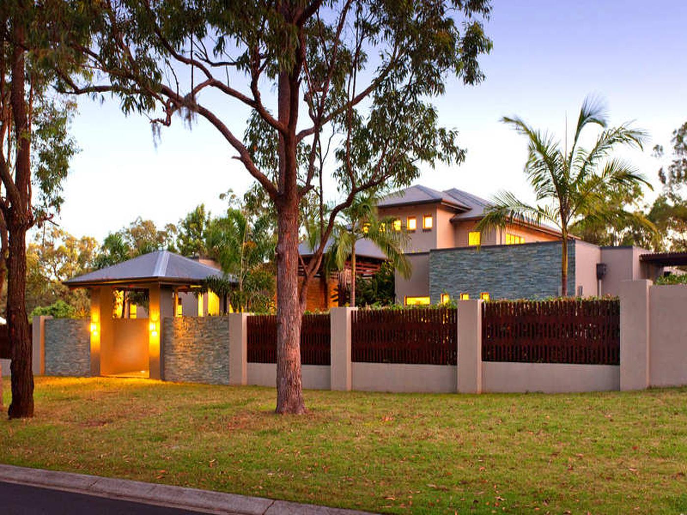 This property is not currently for sale or rent on https://brisbanerealestate.com.au