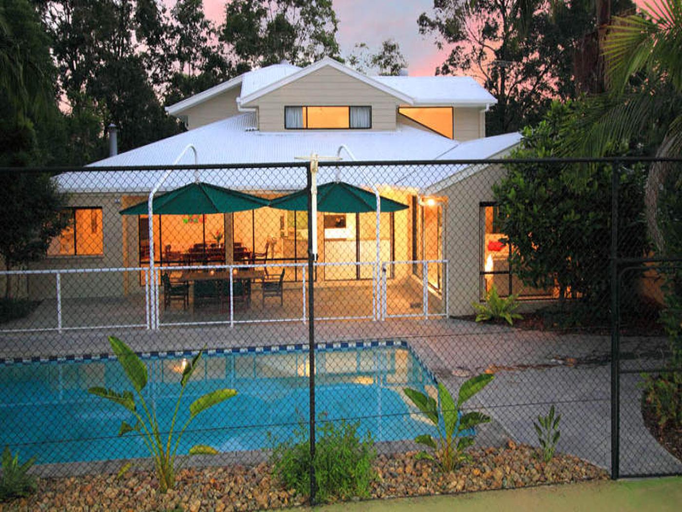 112 Greenford Street, CHAPEL HILL QLD 4069 House Sold