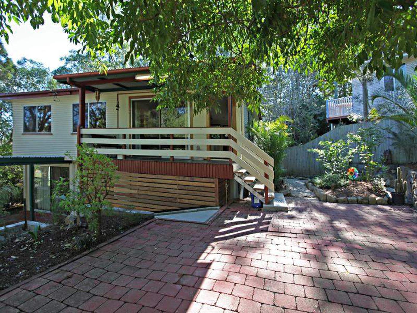 3 Fawkner Street
