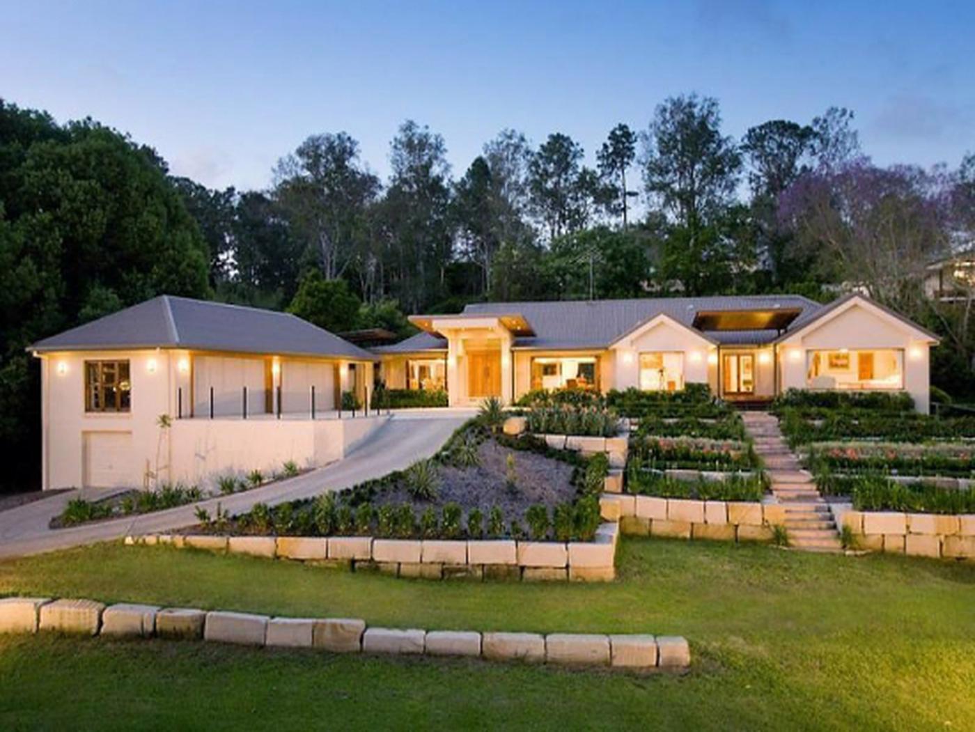 This property is not currently for sale or rent on https://brisbanerealestate.com.au