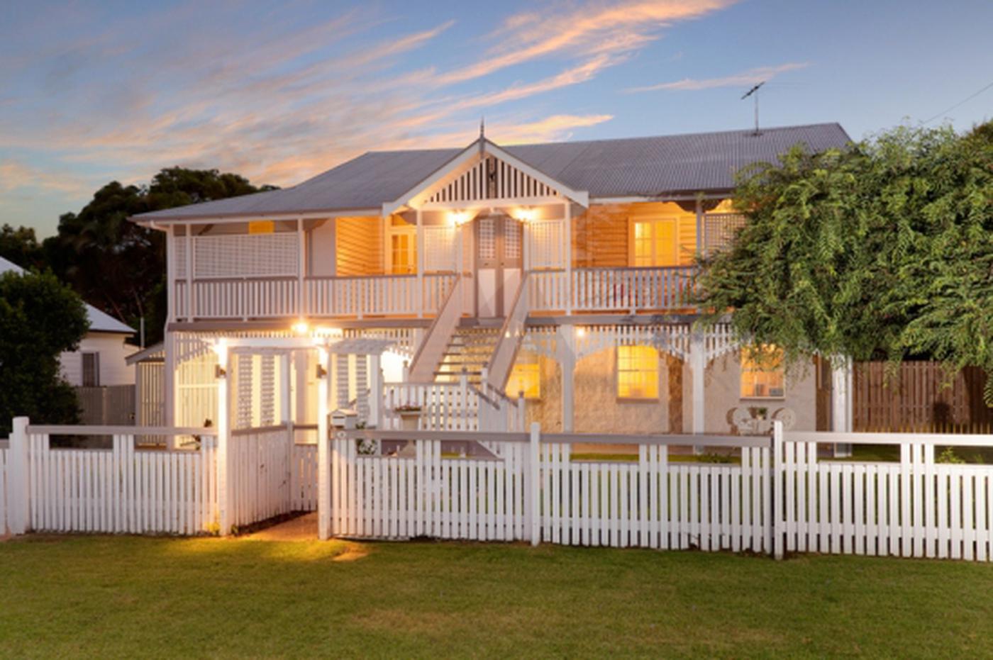 18 Mortlake Road