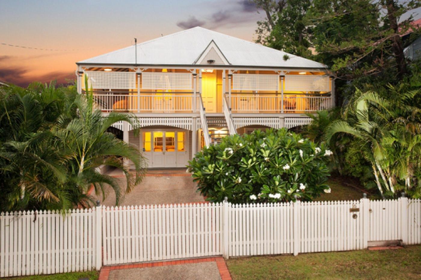 16 Copeland St