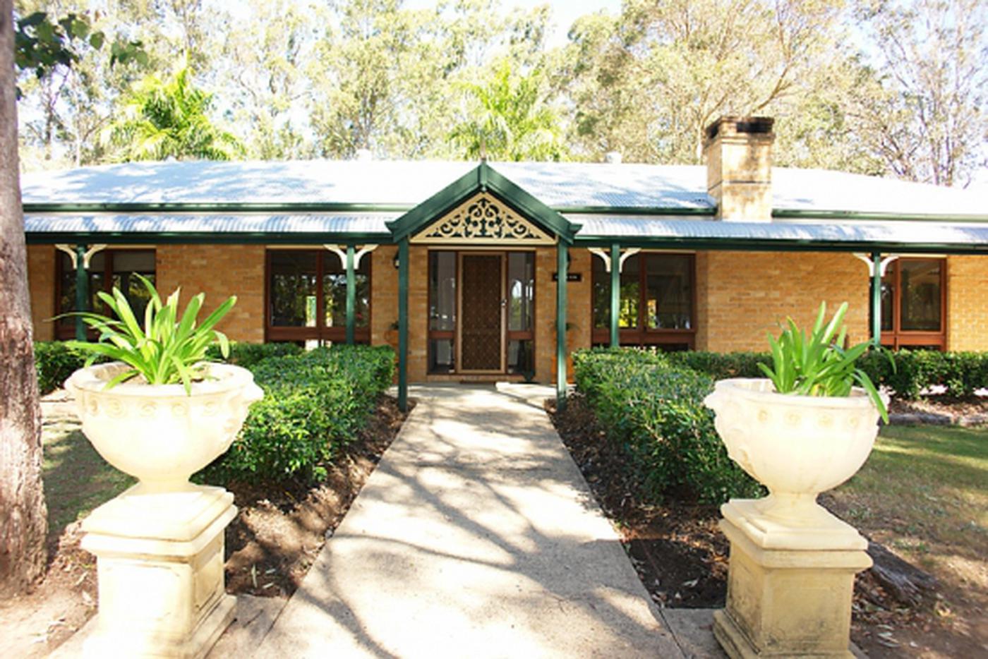 This property is not currently for sale or rent on https://brisbanerealestate.com.au