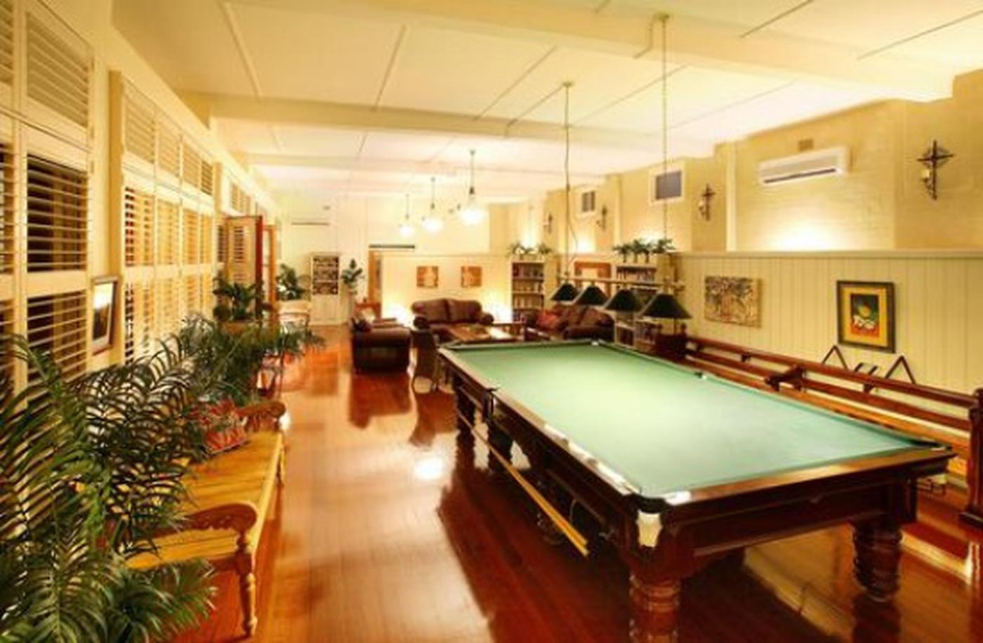 14 Simpsons Road
