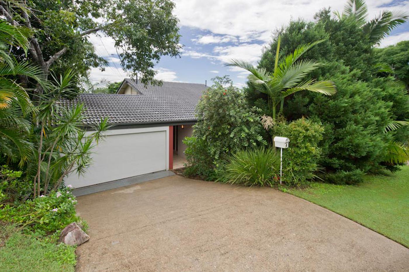 9 Rowena Street