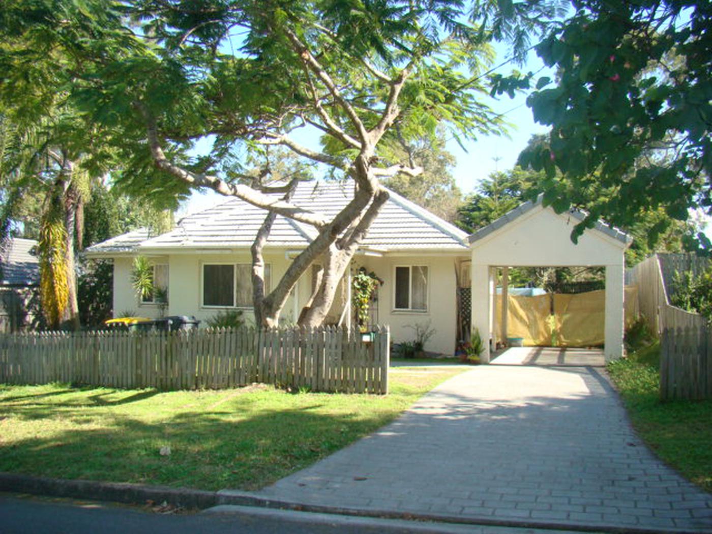 This property is not currently for sale or rent on https://brisbanerealestate.com.au