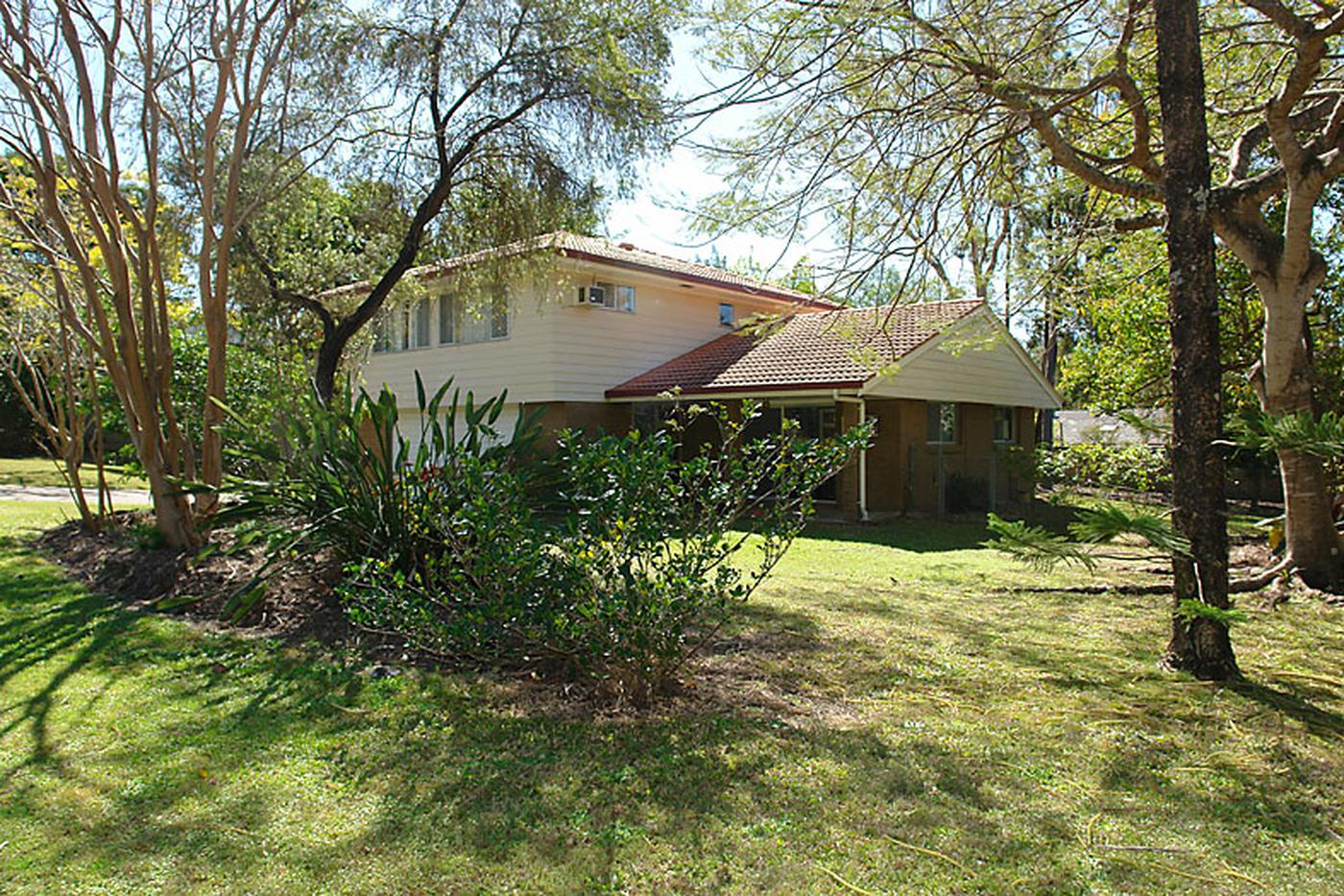 This property is not currently for sale or rent on https://brisbanerealestate.com.au