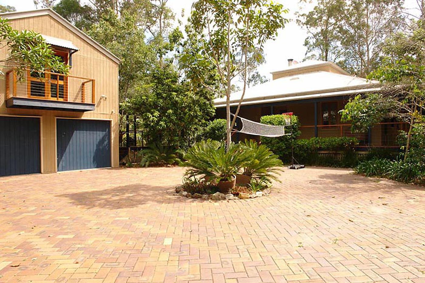 This property is not currently for sale or rent on https://brisbanerealestate.com.au