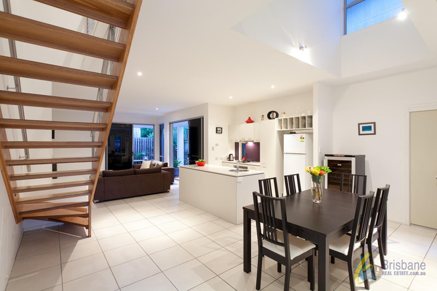 4/5 Sovereign St