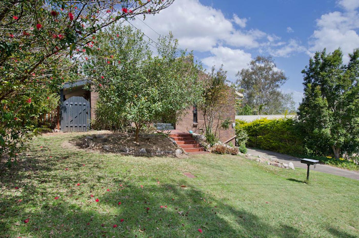 This property is not currently for sale or rent on https://brisbanerealestate.com.au