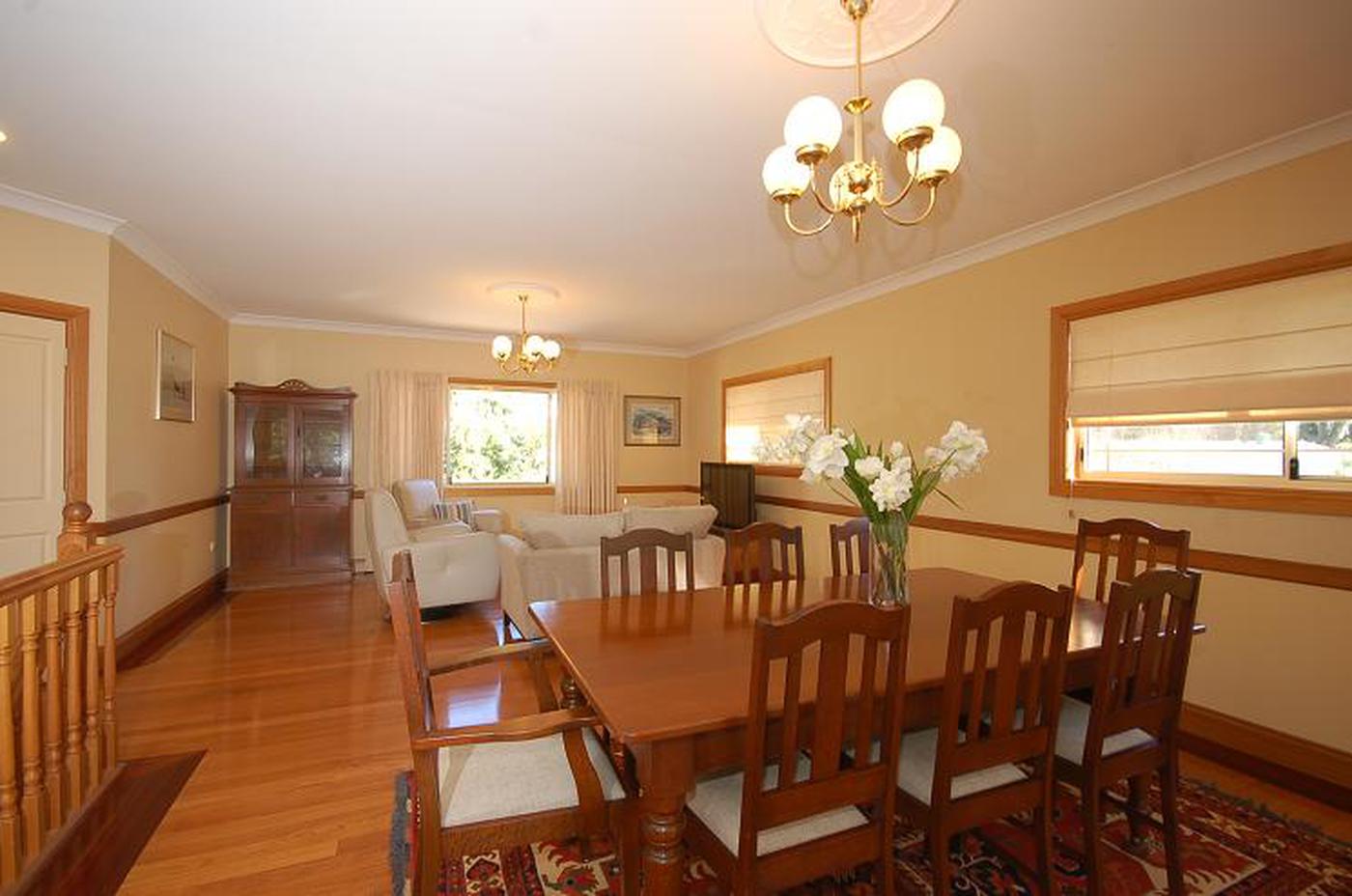 73 Lansdowne Way