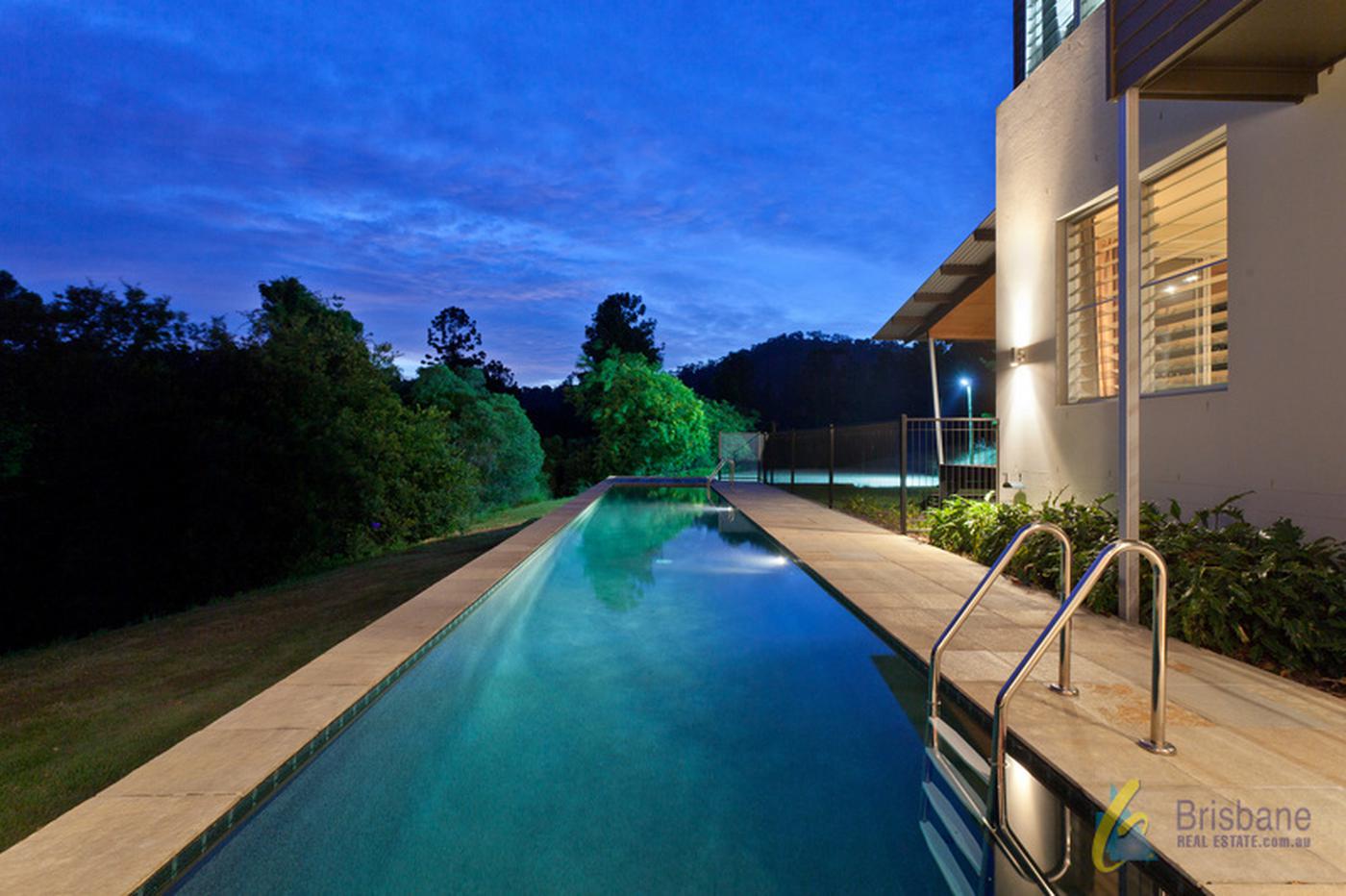 30 Nioka St