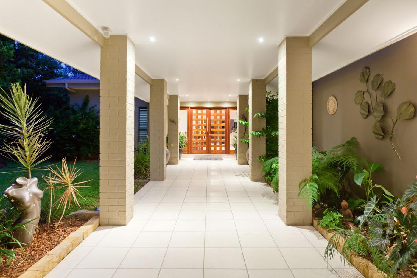 This property is not currently for sale or rent on https://brisbanerealestate.com.au