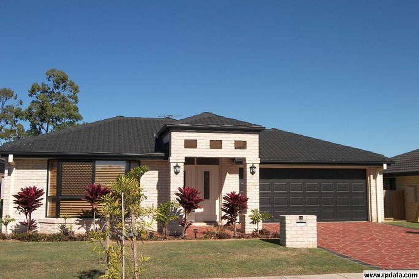 11 Diana St