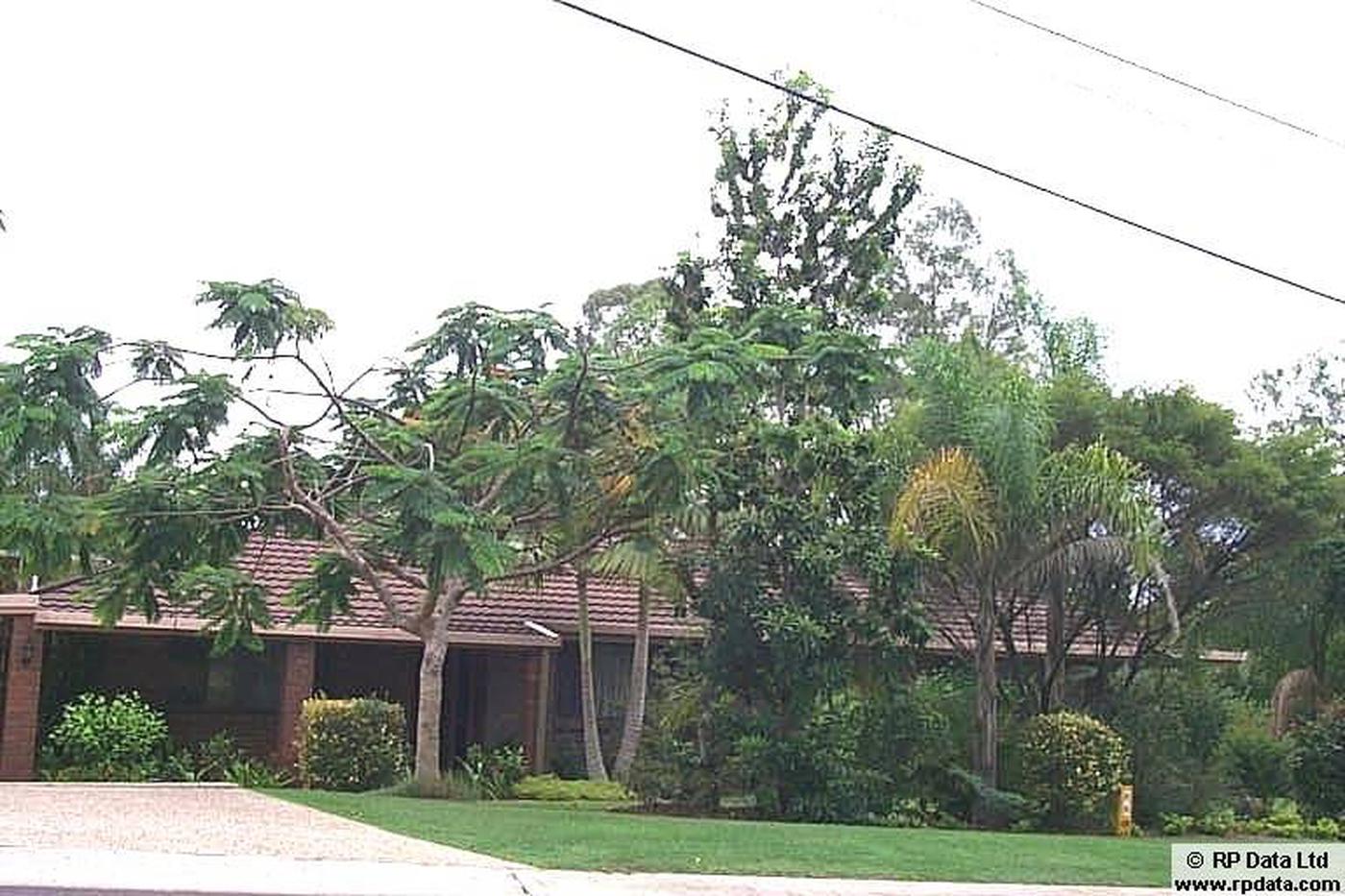 8 Moss Rd