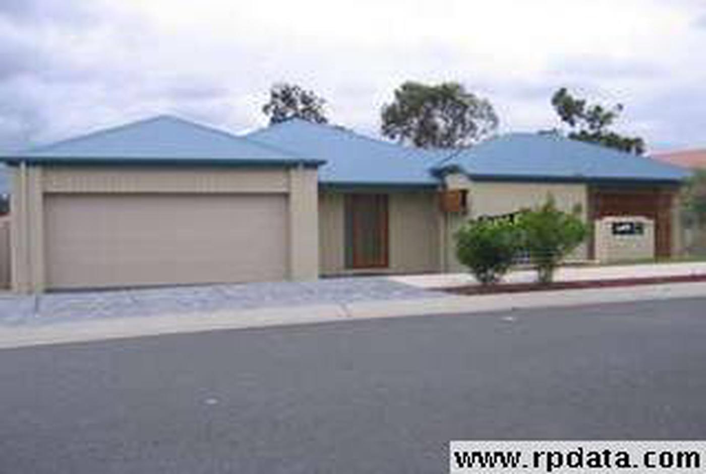 63 Eden Cres