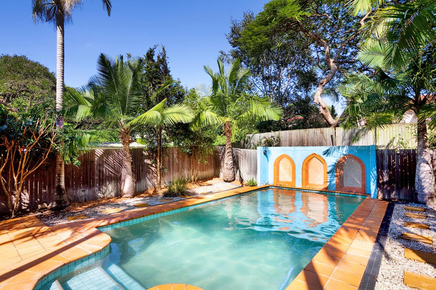 82 Jolimont St