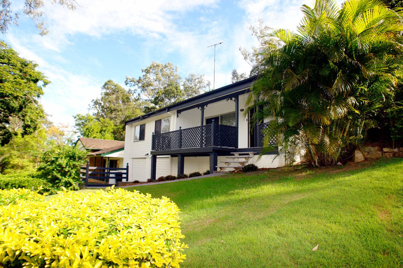 9 Fallbrook Street
