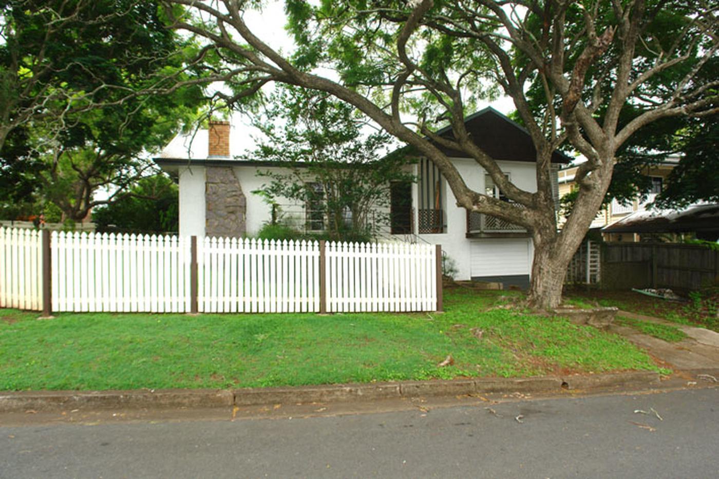 36 Dart St