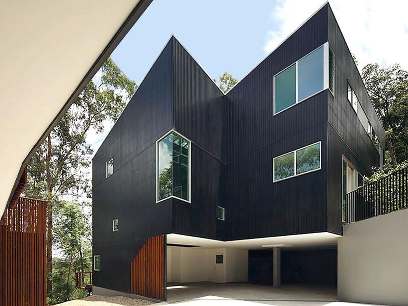 This property is not currently for sale or rent on https://brisbanerealestate.com.au