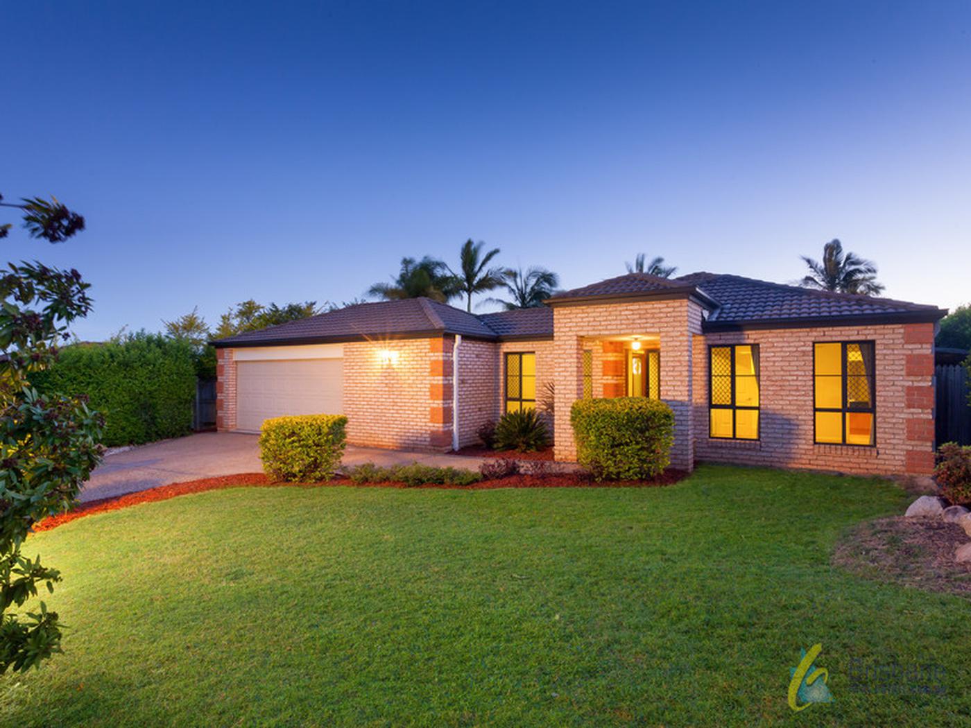 8 Crestwood Place