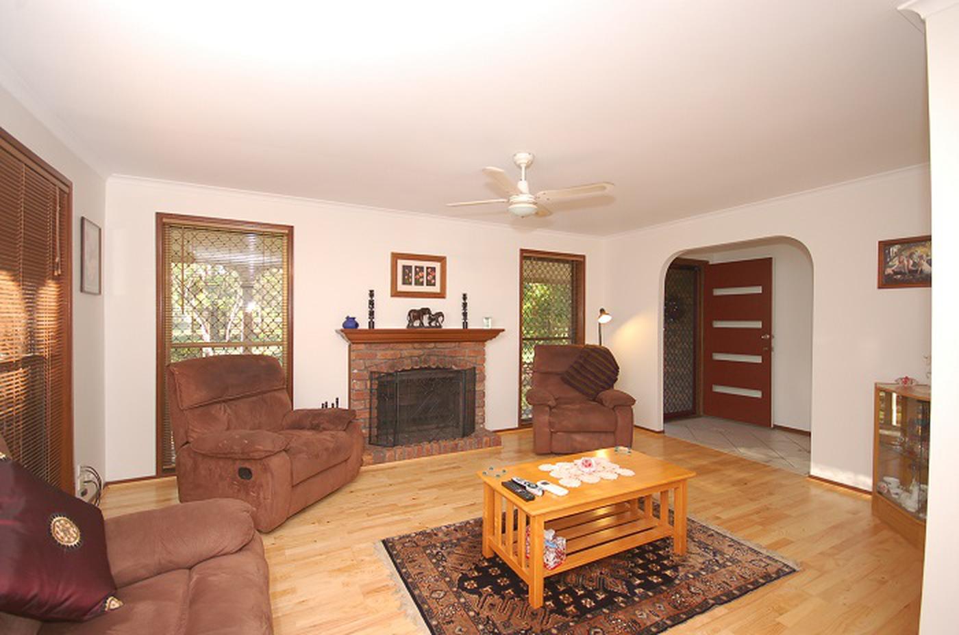 562 Junction Rd, BARELLAN POINT QLD 4306 AcreageSemirural Sold