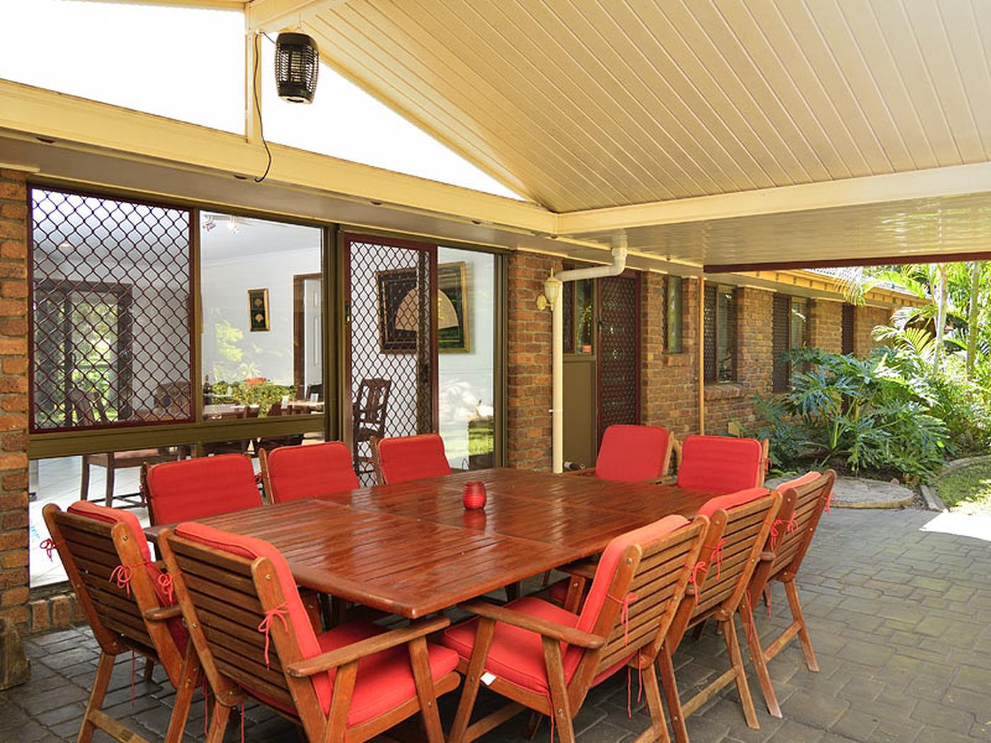 562 Junction Rd, BARELLAN POINT QLD 4306 AcreageSemirural Sold